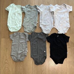 The Honest Company Assorted Gray and Black Baby Bodysuits